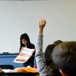 坦诚地说“我不明白为什么”