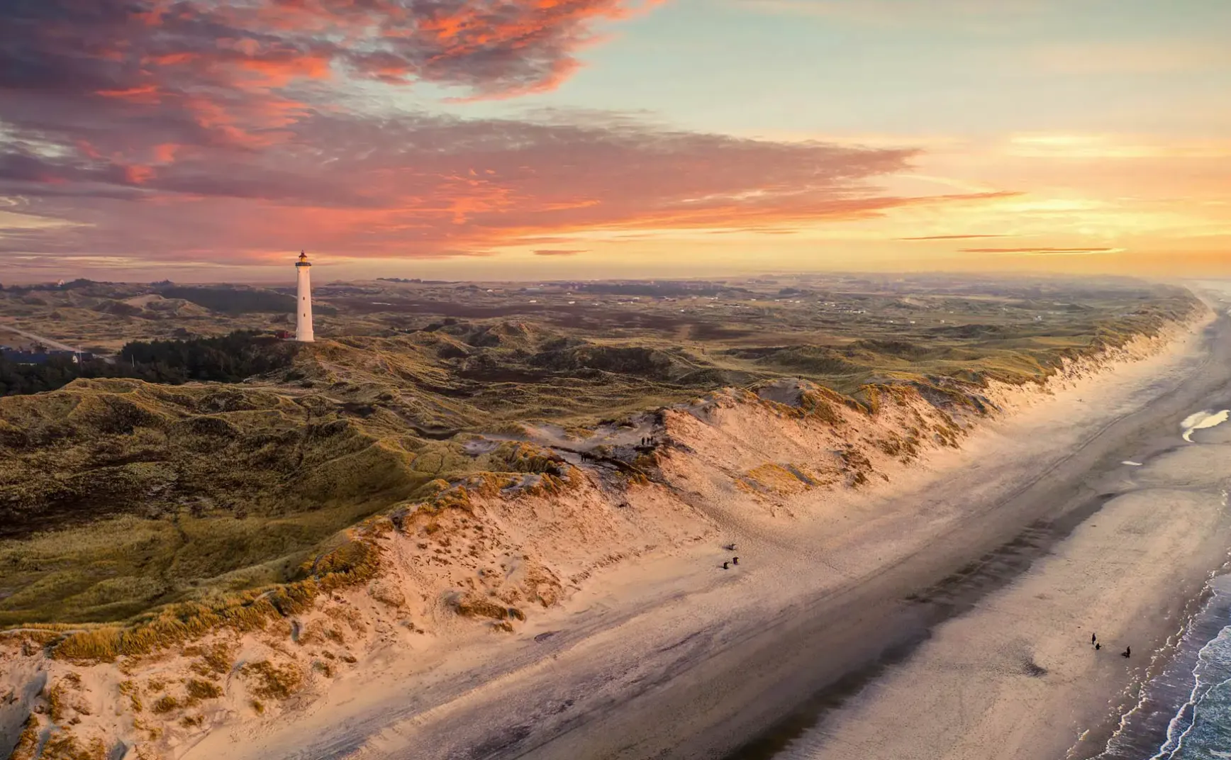 8月17日 | 美俄元首会晤寻求突破，亮证事件多人被问责，男篮时隔十年再进亚洲杯决赛