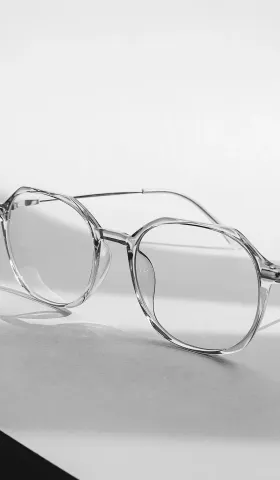近视控制框架镜的演进：一项科学、临床与市场分析报告