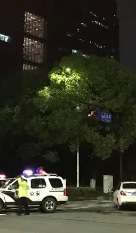 一切都是从“汽车撞了单车”开始的