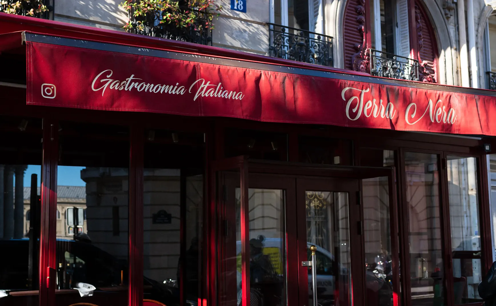 零成本，假装自己是网飞剧主角