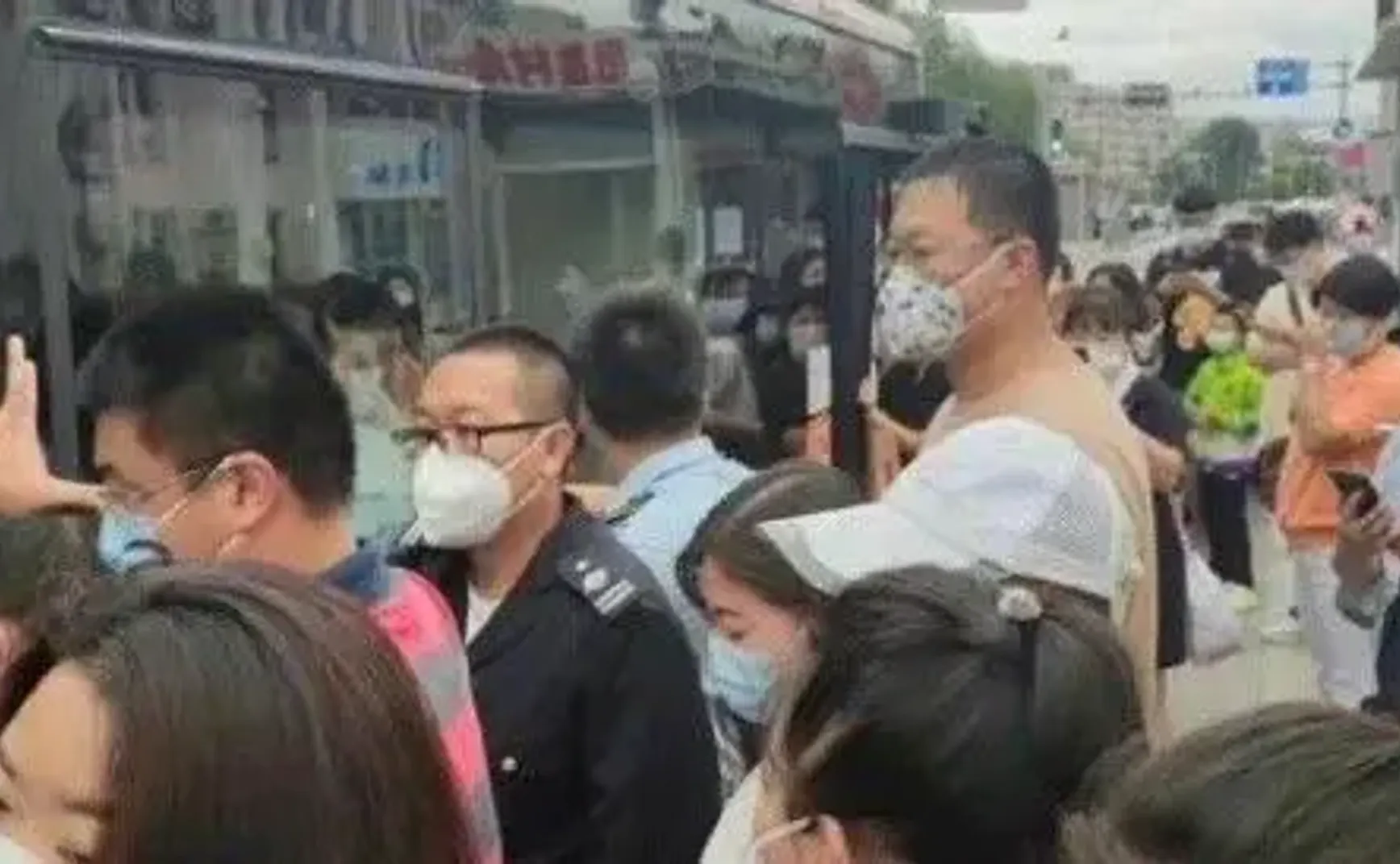 某些地方不想让大家上班可以直说，没必要拿疫情做借口