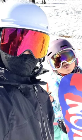 如何把雪板科学的装入板包？