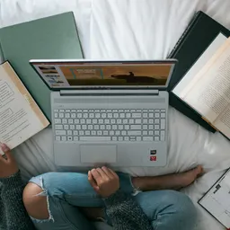 2024 年必备的 5 款 AI 音视频转录工具，一键生成文本、字幕、总结、思维导图等