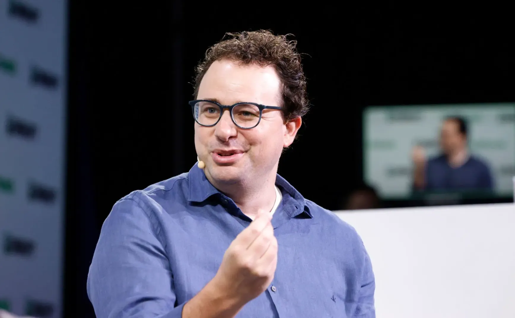 美国 AI 明星何以从百度员工成为封锁中国的地缘政治玩家？