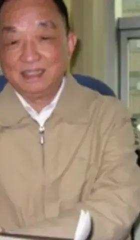 那个给黑社会老大打辩护的赵律师走了，我很怀念他