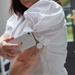 动态血糖监测在糖尿病前期、早期糖尿病及非糖尿病人群中的应用研究综述