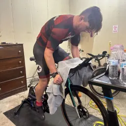 采访Zwift Team Restart pb Alex Coh精英电竞选手，来自美国的Hayden Pucker。