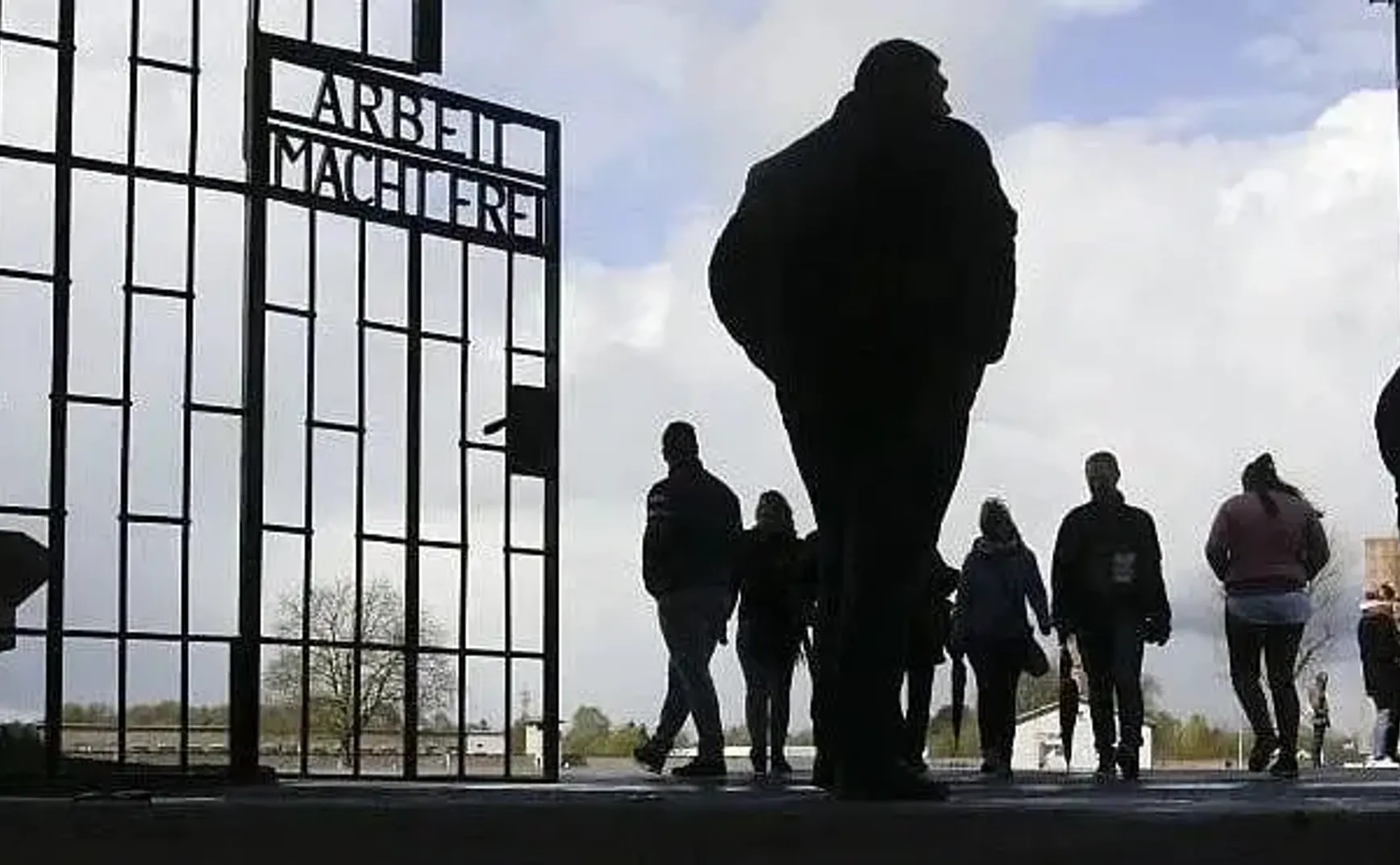 数数德国“彻底反思了战争罪恶”的神话