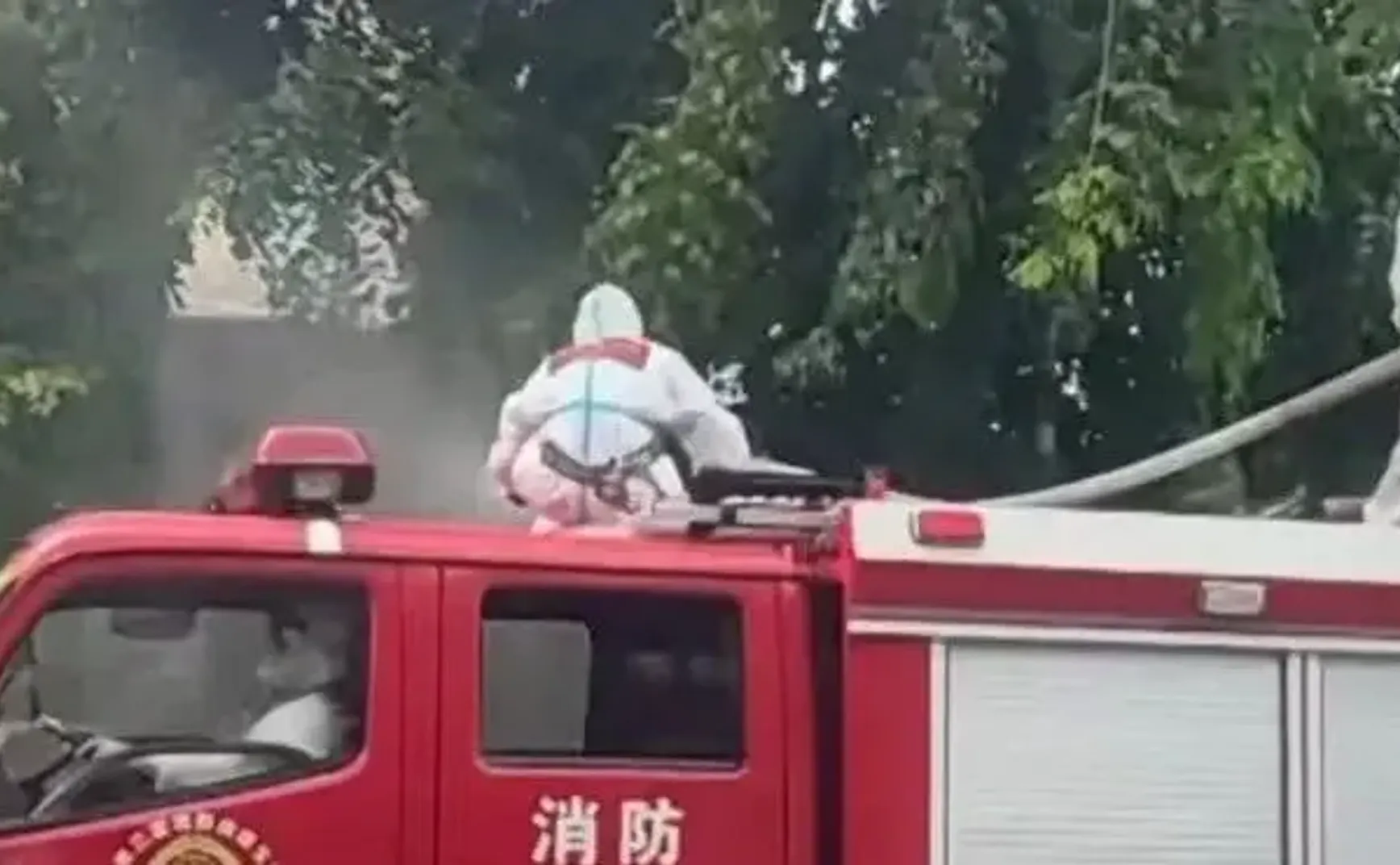 三亚开展地毯式消杀：我狠起来连自己的话都不听