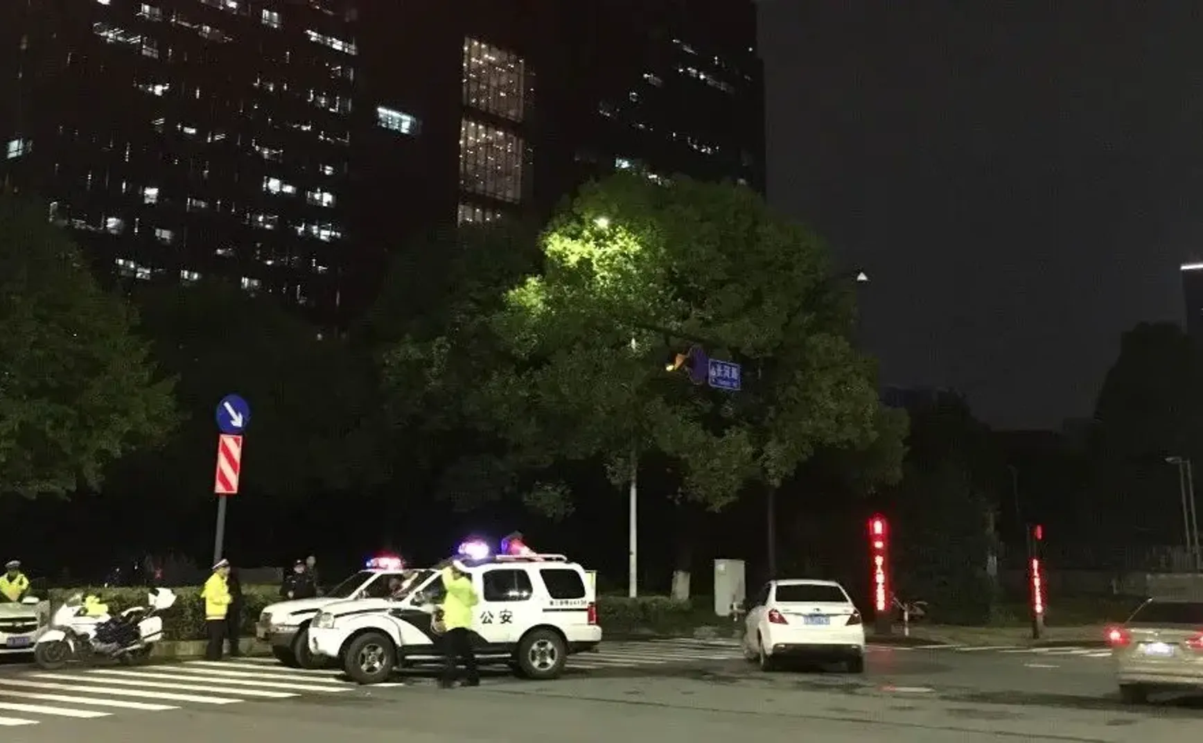 一切都是从“汽车撞了单车”开始的