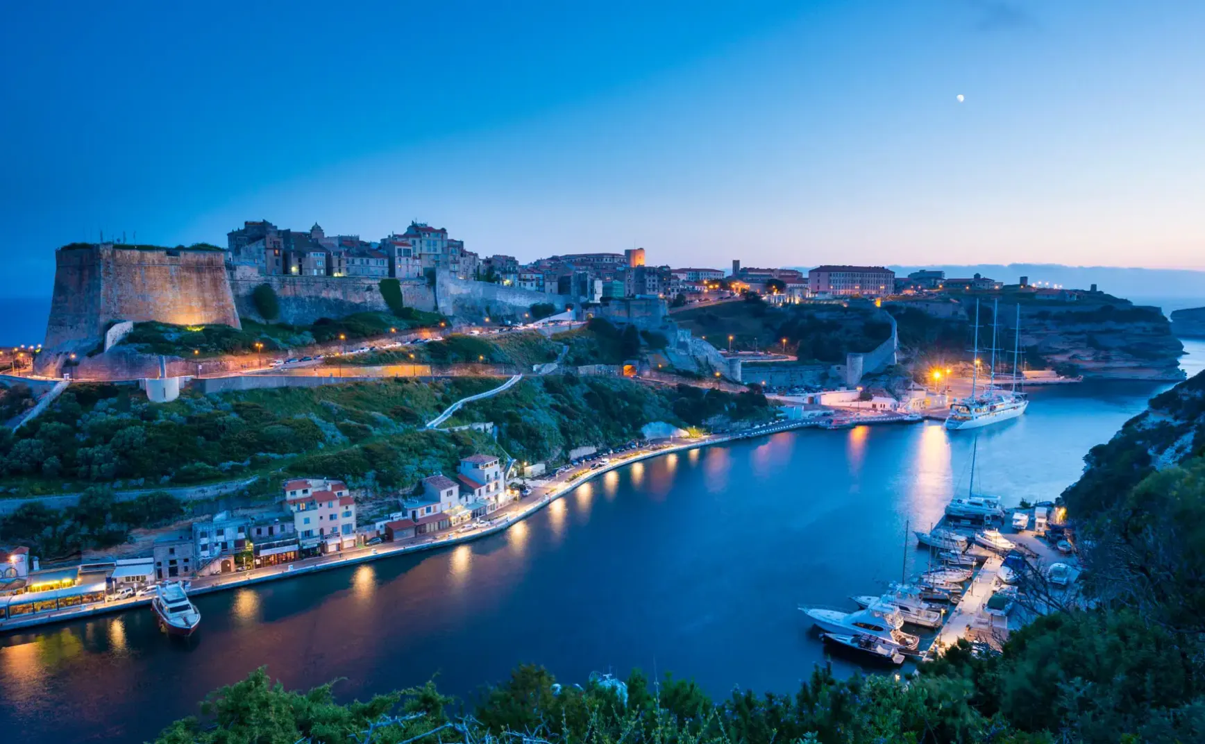 8月20日 | 辛巴告别直播，养老金新规落地，多领域热点速览