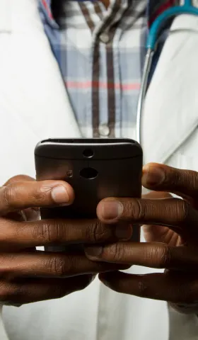 2025年末如何借助AI查询疾病相关知识