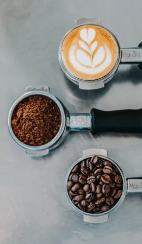 05 精品咖啡困在9.9元的价格战；无人机表演生意凉了；12月货币供应量；天空为什么是蓝色的