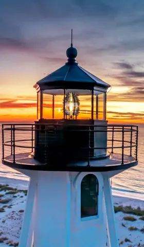 8月7日 | 加沙局势升级，核阴影笼罩；国内力推基层减负，假院士现形