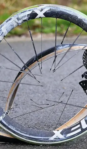 #023期 当顶级轮组在赛场“原地爆炸”