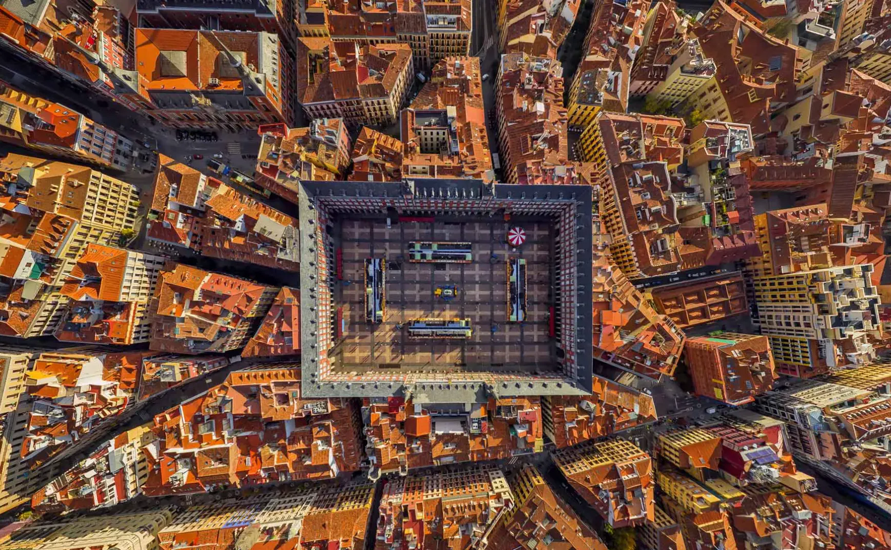 8月29日 | 聚焦抗战胜利80周年：多国元首出席，美团利润大跌