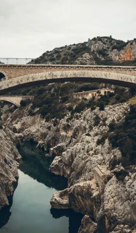 行动指引思维，而不是思维指引行动