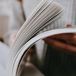 实战指南：如何用 AI 共创“单人单本”高阶教材