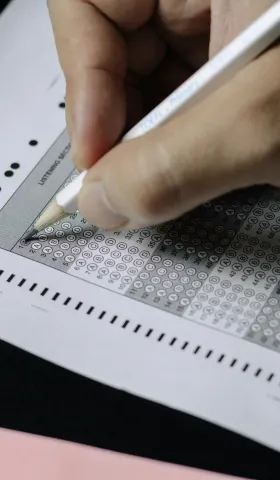  评测即业务：大模型应用开发的生存法则