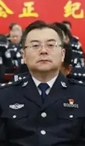 律师和记者最不怕打击报复，你看公安局长落马了