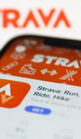 #004 Strava起诉佳明