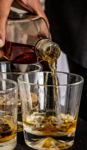 【解讀美股情緒】別勸我回心轉意，這不是廉價的行情 - 20251106