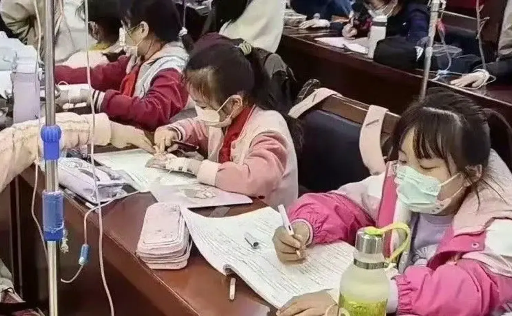 儿科爆满的原因找到了