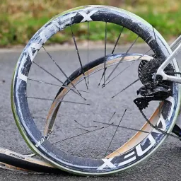 #023期 当顶级轮组在赛场“原地爆炸”