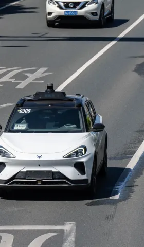 我们要以什么姿势进入无人出租车时代？