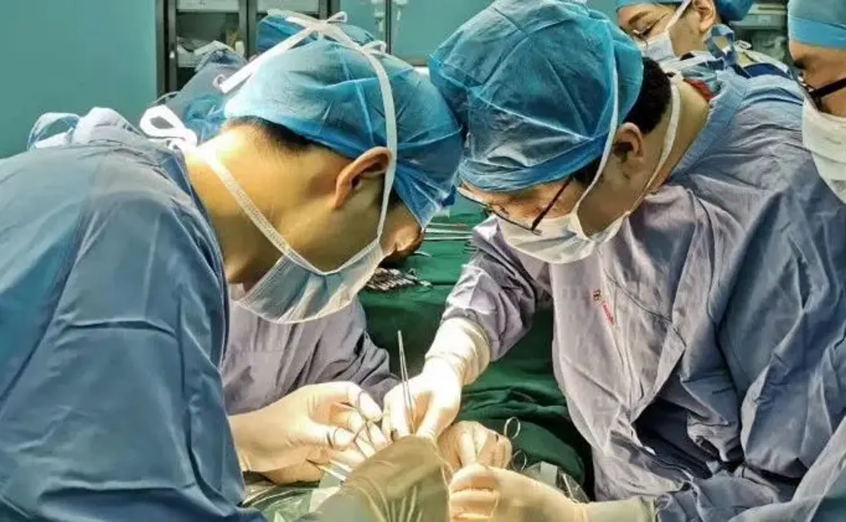 绑活人摘器官、地铁迷倒美女、闹市拐卖儿童，真实存在吗？
