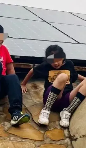 骗一群小学生高价买面粉，我真能下得去手