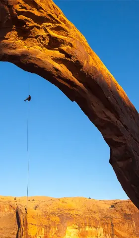 8月13日 | 经济民生与社会治理：多部门力促复苏，公权力滥用引反思