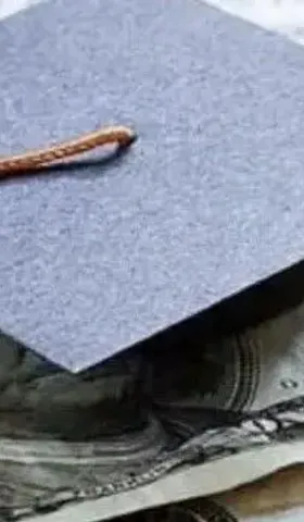 四位数的学费就能上大学，你还嫌贵？