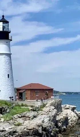 在世界尽头，遇见心中的灯塔