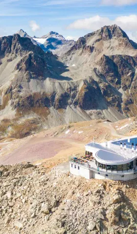 8月14日 | A股成交破2万亿，南海局势紧张，多起社会事件引关注