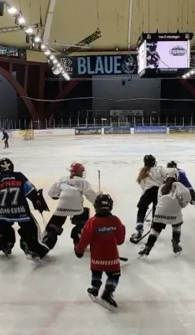 坚持了两年之后，小朋友突然不想去打冰球了…