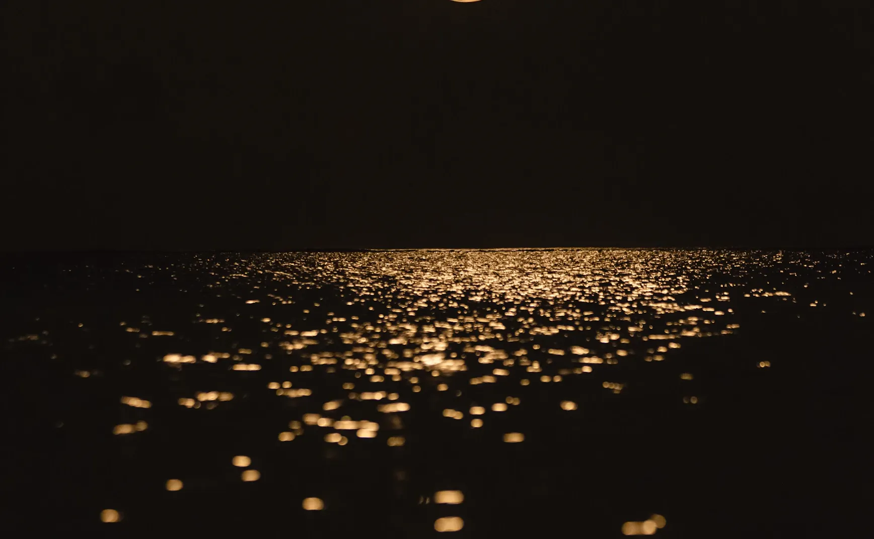 流浪月球：行星级动力学与星际远航工程实现