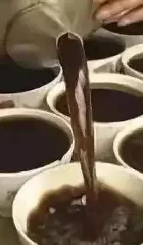 凉茶最大的问题不是添加西药，而是冒充饮料