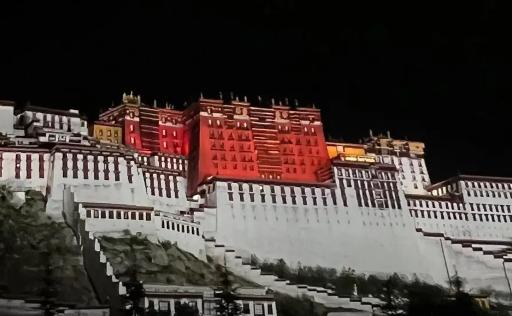 拉萨防疫不力被免职的官员，到底做错了什么？