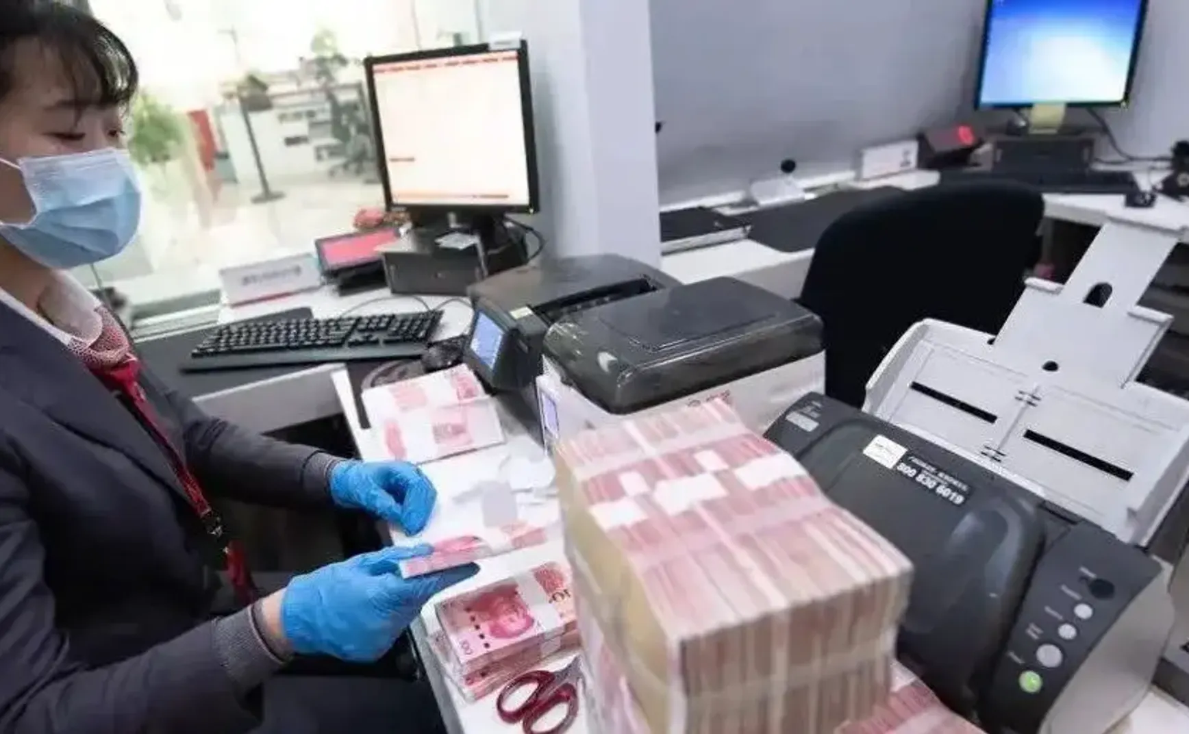 存钱取款的事情，怎么就走到了这一步呢？