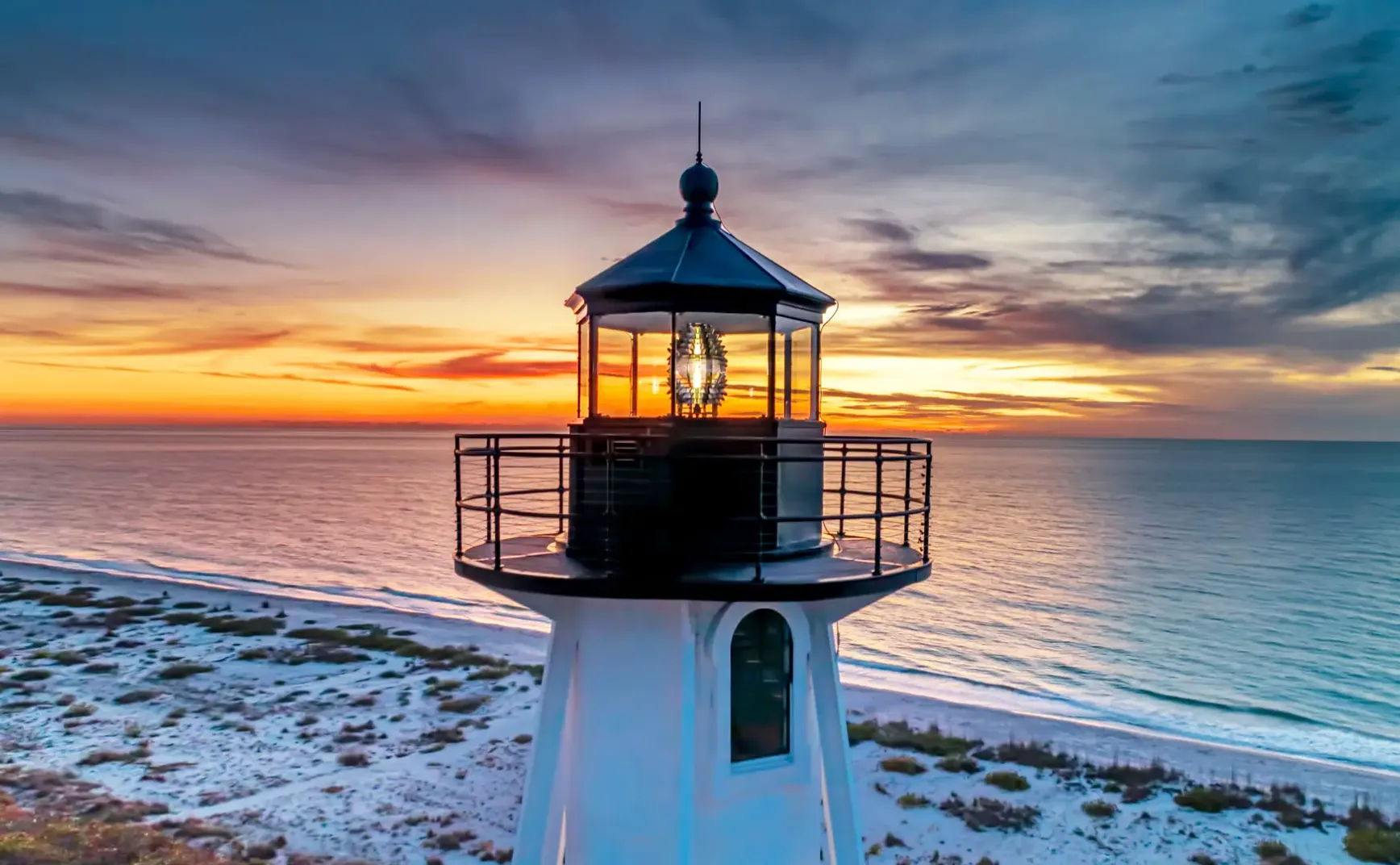 8月7日 | 加沙局势升级，核阴影笼罩；国内力推基层减负，假院士现形