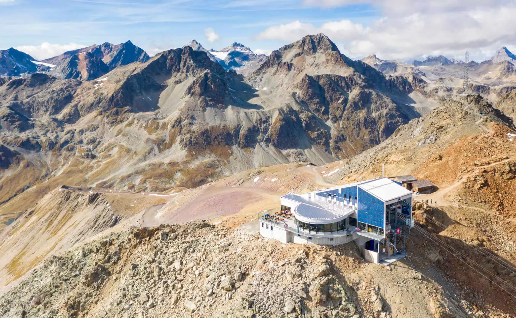 8月14日 | A股成交破2万亿，南海局势紧张，多起社会事件引关注