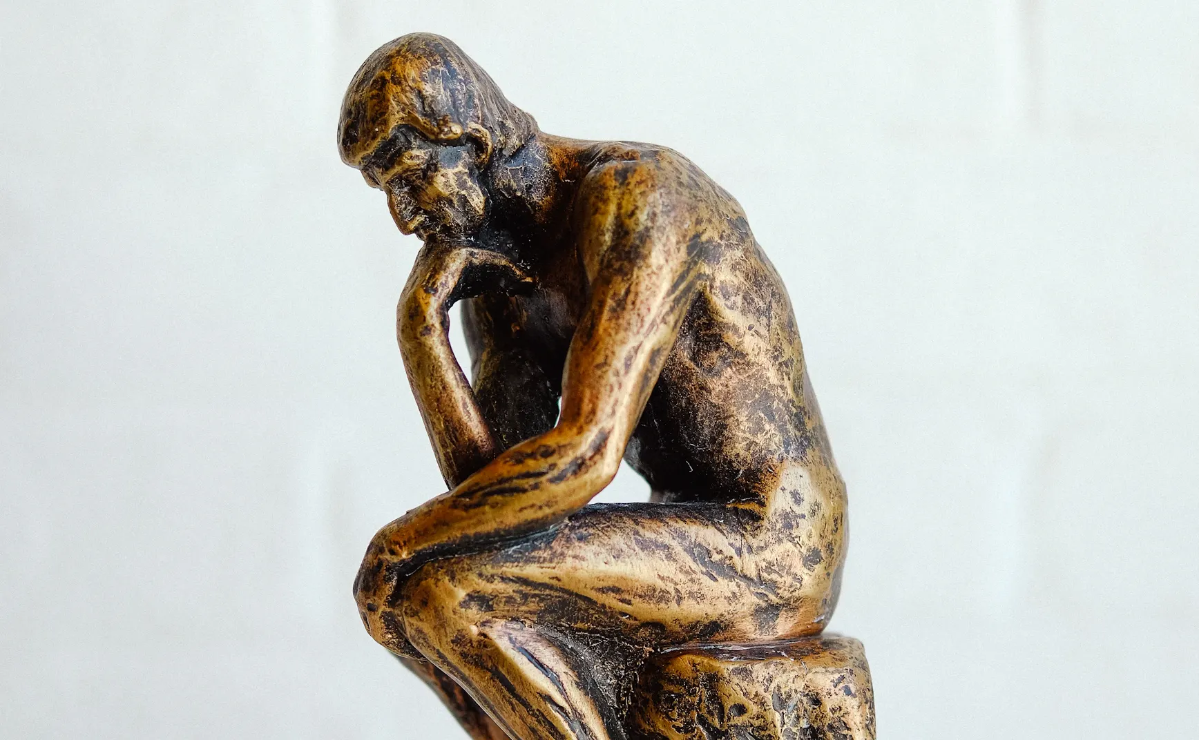 审辩式思维应用框架：从深度剖析到建构性吸收与力行