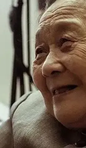 比起感动中国的事迹，我更尊敬把家丑外扬的高耀洁医生