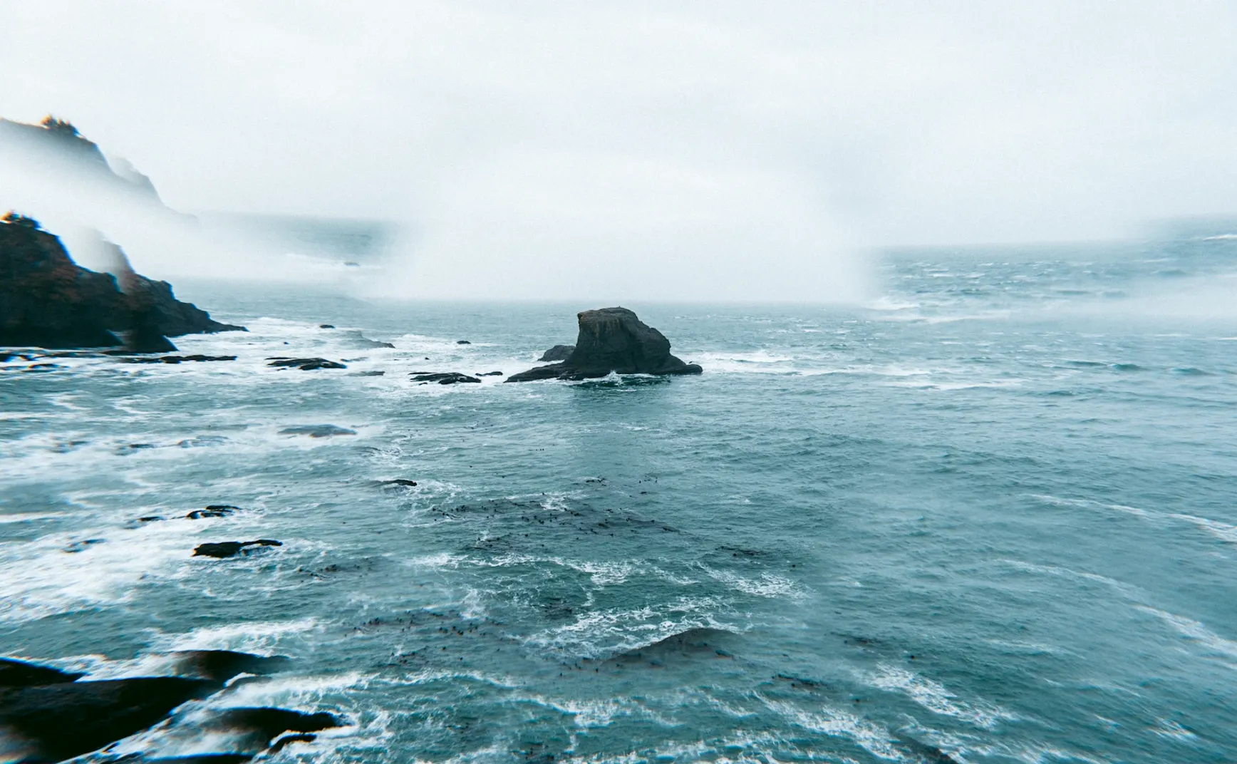 术治算法：AI 谄媚现象的机理剖析与法家治理之道的深度综述