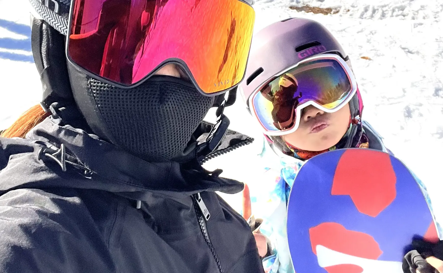 如何把雪板科学的装入板包？