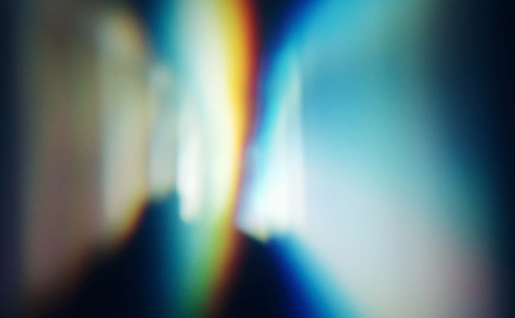 双光子聚合技术在先进微光学制造中的应用：原理、技术与未来前沿