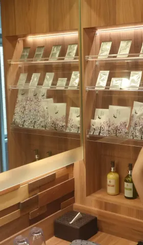 When Nana came to MgirlTV for the first time, she delivered an amazing performance with a BBC