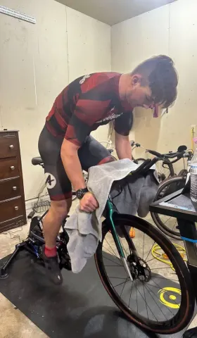采访Zwift Team Restart pb Alex Coh精英电竞选手，来自美国的Hayden Pucker。